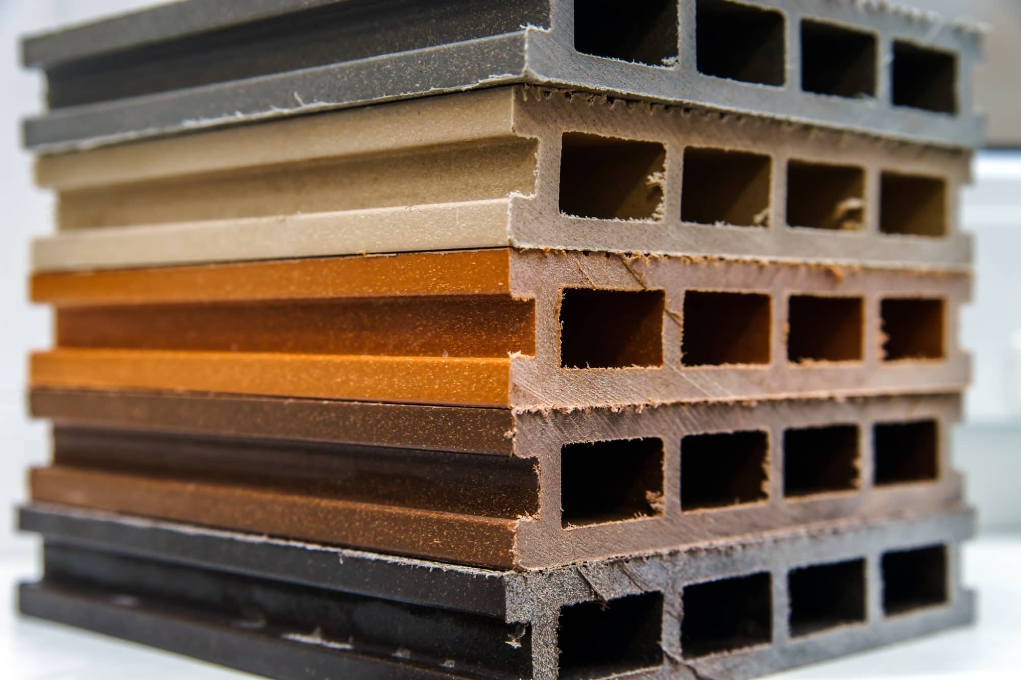 Cửa nhựa giả gỗ được làm từ vật liệu composite nhựa gỗ