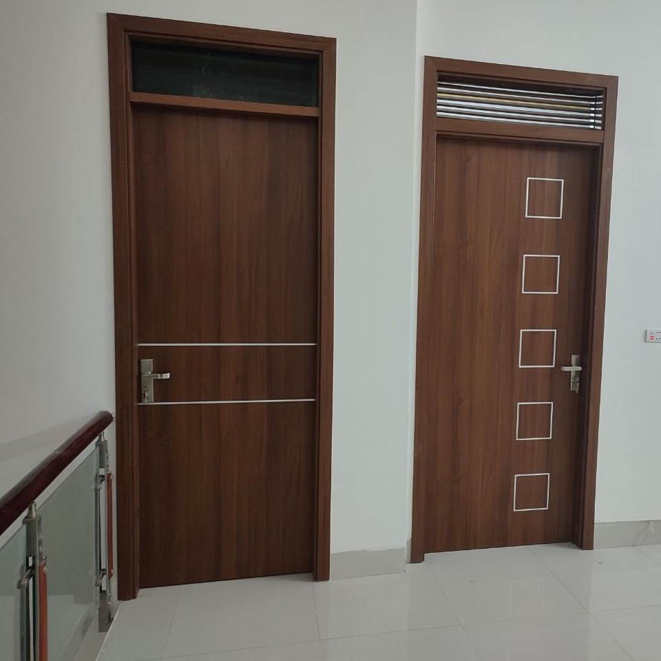 Mẫu cửa nhựa vân gỗ Long Khánh Đồng Nai khách sạn